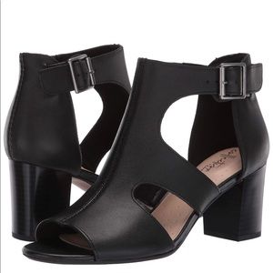 Clarks Women's Deva Heidi Sandal, Black Leather